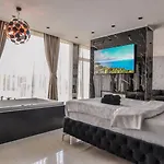 Aparthotel Aura 4*