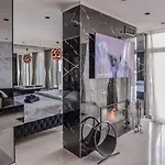 Aura Aparthotel