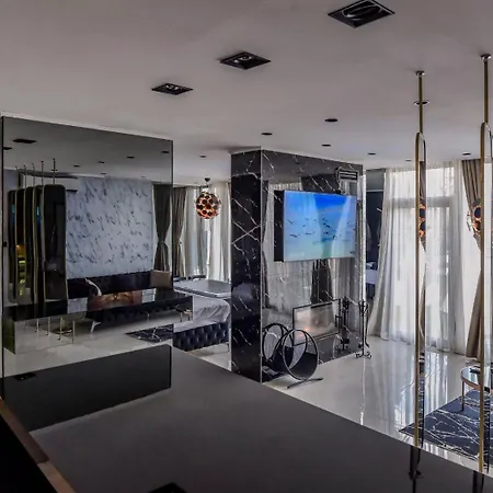 Lägenhetshotell Aura 4*