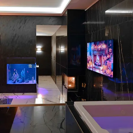 Aura 4*