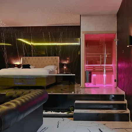 Aura 4*