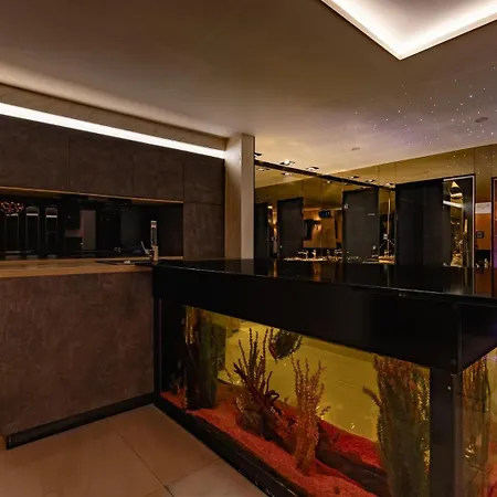 Aura 4* Skopje