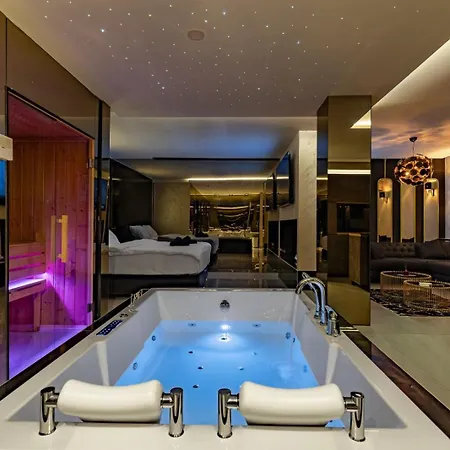 Aura 4*