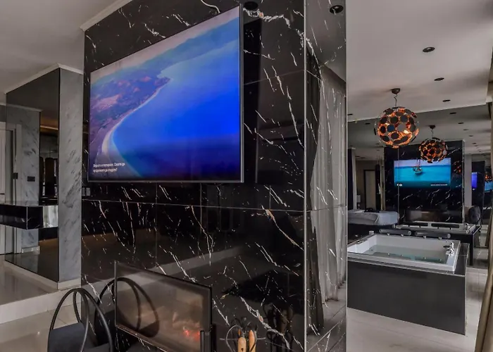 Aura 3* סקופיה