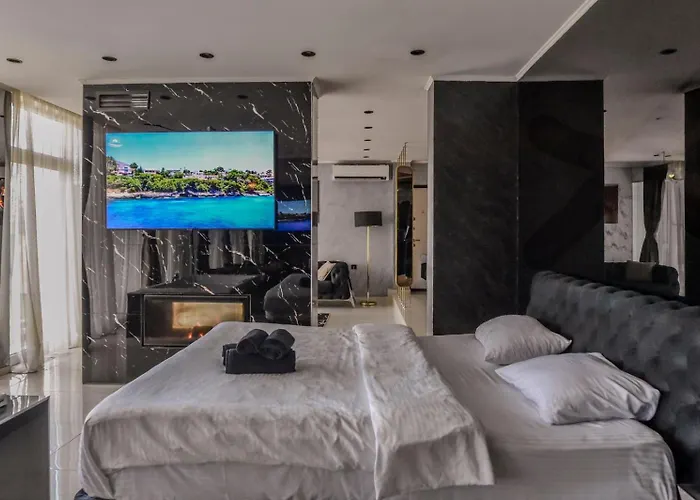 Апарт-отель Aura 4*